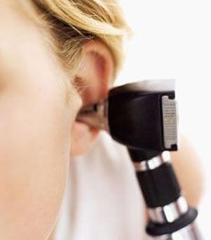 la manera correcta de limpiar el oido sin hisopo