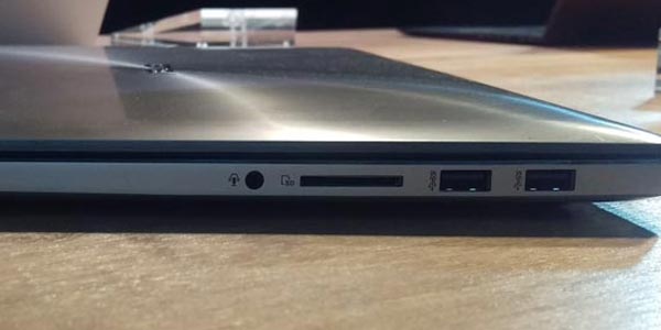Asus ZenBook Pro UX501: Puertos y Webcam