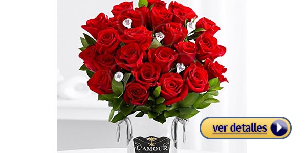 Flores para regalar el Día de San Valentín: Rosas con “diamantes”