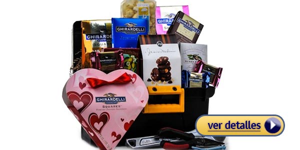 Ideas romanticas para el dia de los enamorados caja de chocolate ghirardelli
