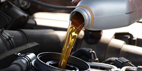 Cómo cuidar tu auto: Mantente al día con los cambios de aceite