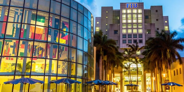 Florida International University escuelas para latinos